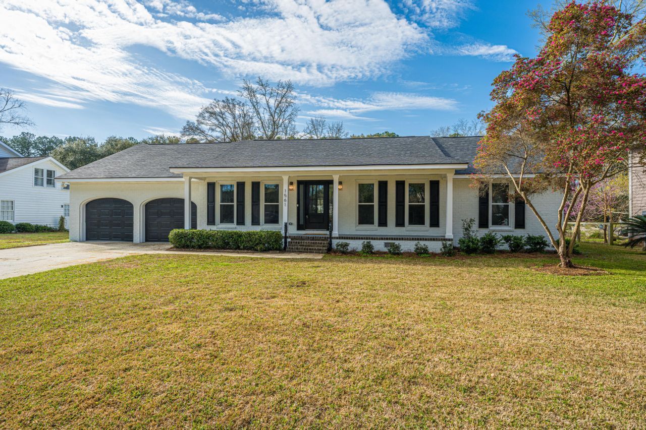 1561 Montclair Street Photo 81