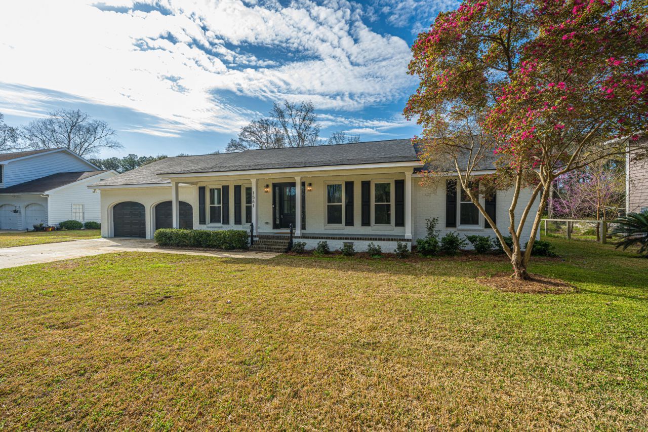 1561 Montclair Street Photo 83