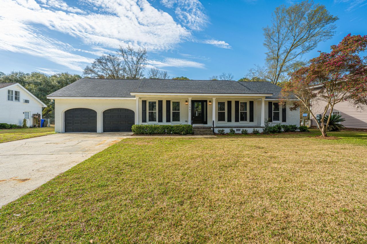 1561 Montclair Street Photo 84