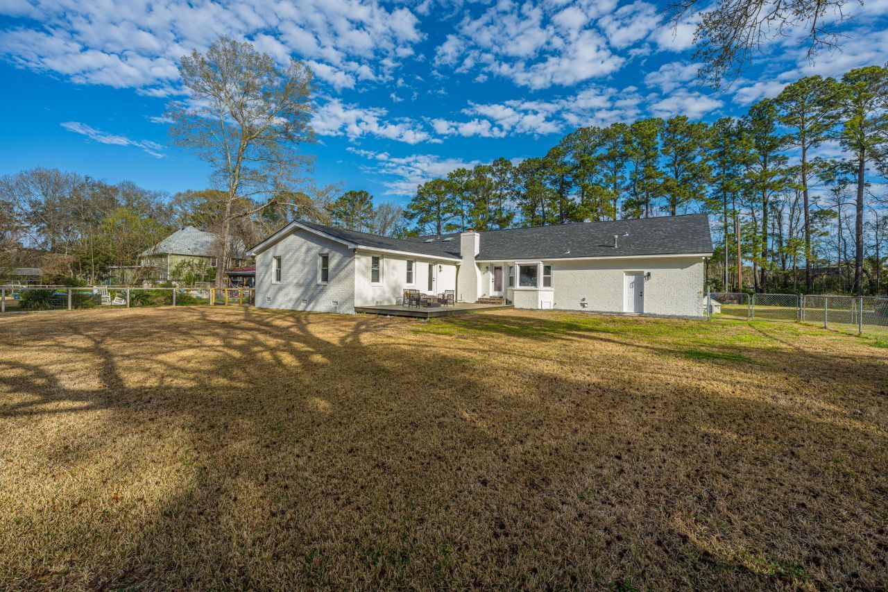 1561 Montclair Street Photo 88