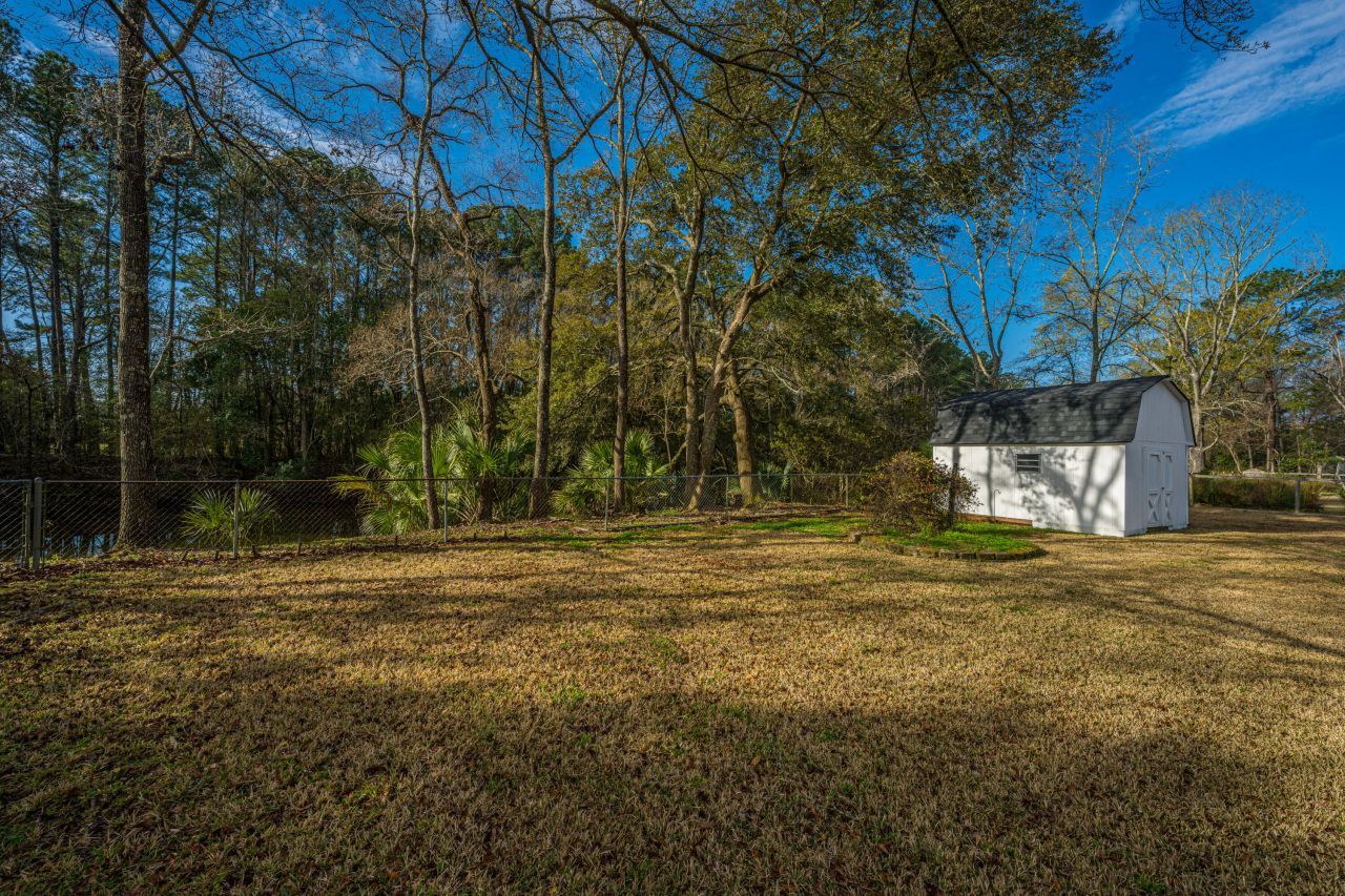 1561 Montclair Street Photo 92