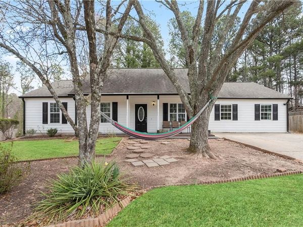 1071 Braddock Circle, Woodstock, GA 30189