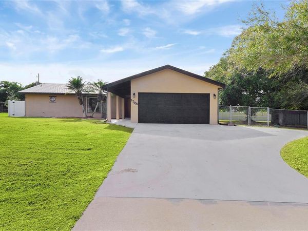 1798 SW Del Rio Boulevard, Port St. Lucie, FL 34953