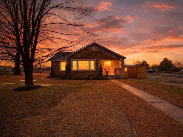 500 N West End Street, Springdale, AR 72764