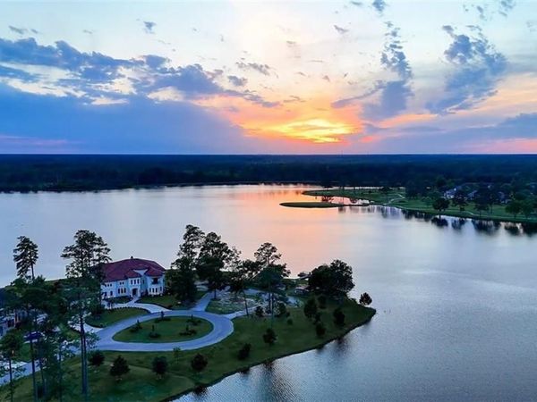 ST CHARLES Court, Abita Springs, LA 70420