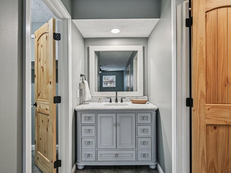 2899 Granada Hills Drive, Columbus, OH 43231 Photo 22