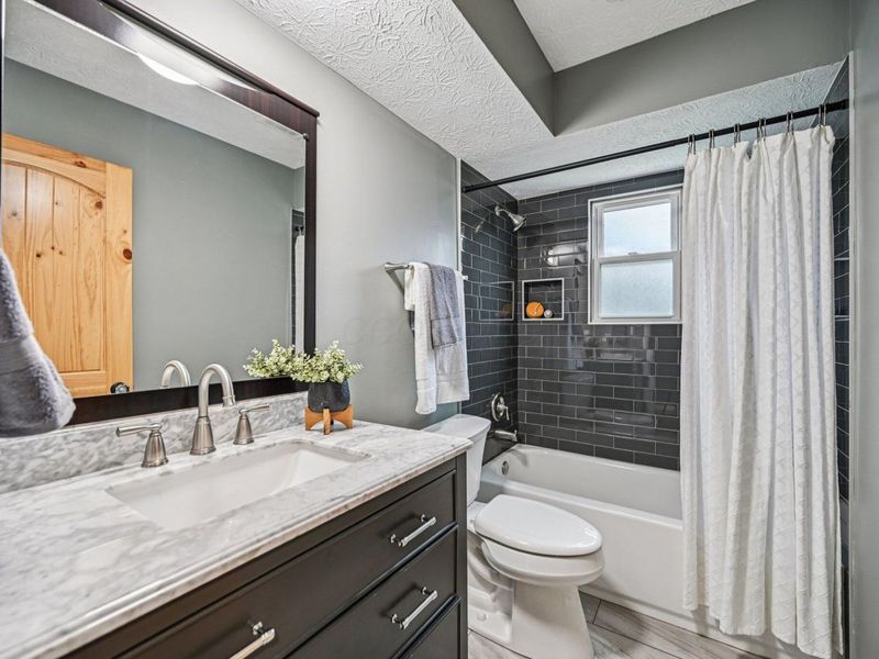 2899 Granada Hills Drive, Columbus, OH 43231 Photo 27