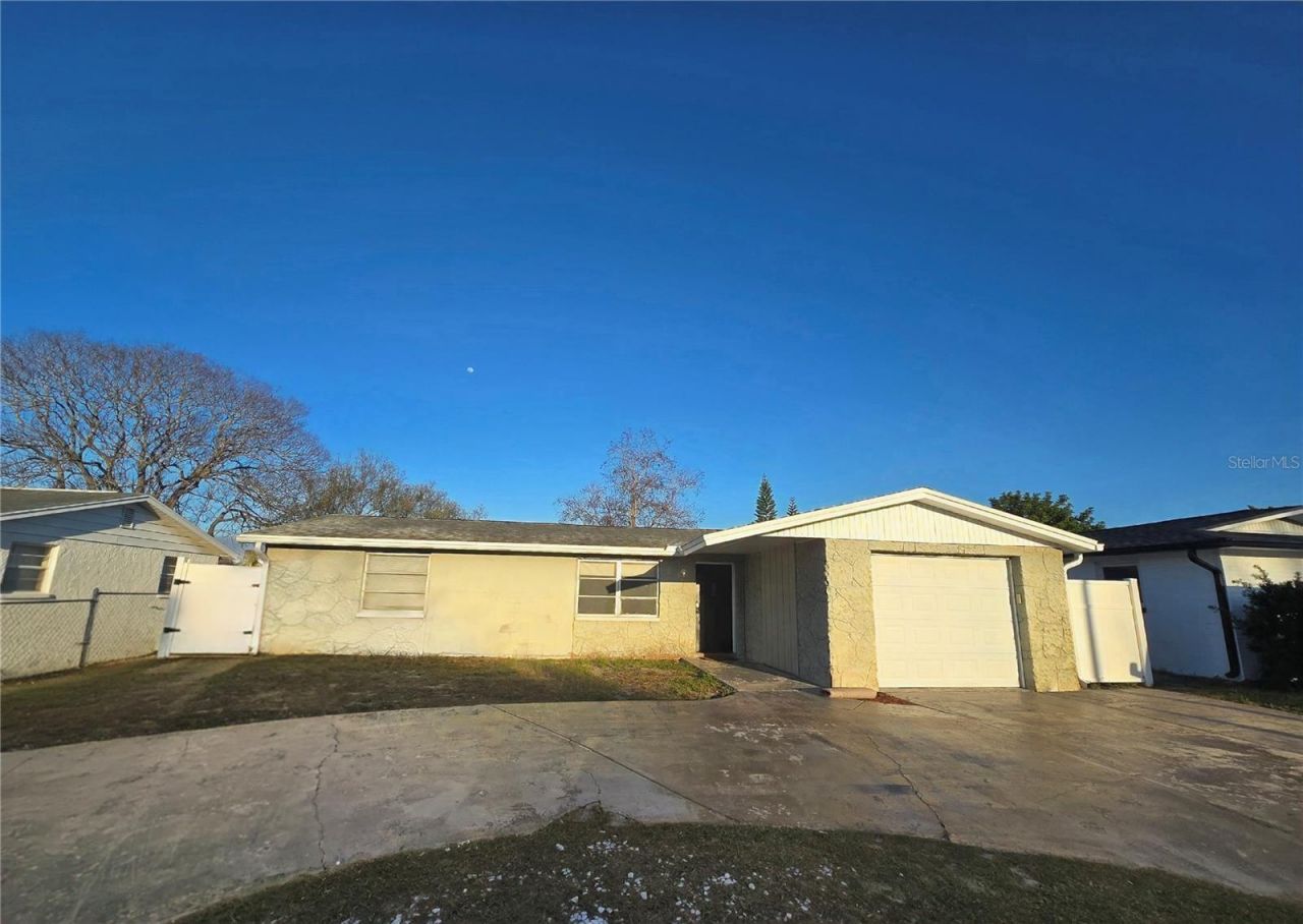 9240 Sterling Lane, Port Richey, FL 34668 Main Photo