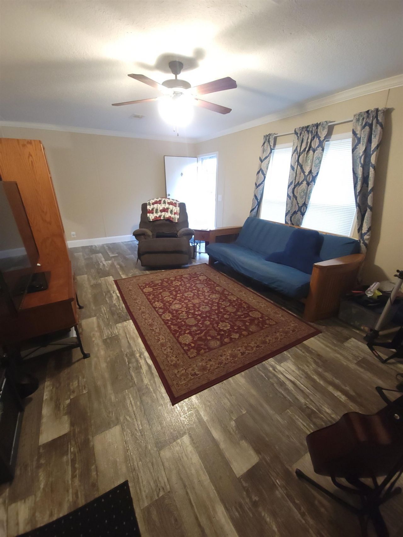 6350 Morris Pl. Photo 3