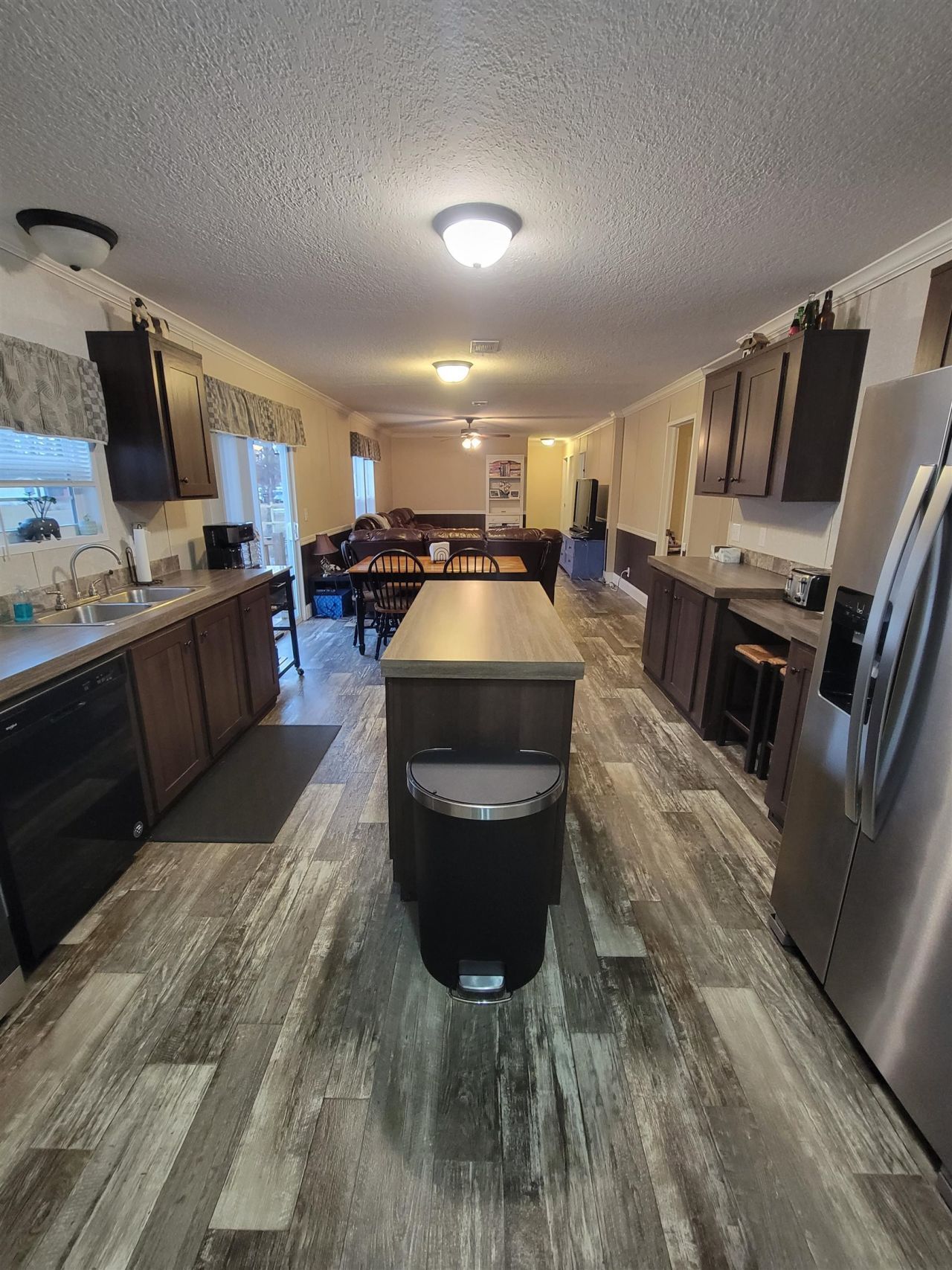 6350 Morris Pl. Photo 4