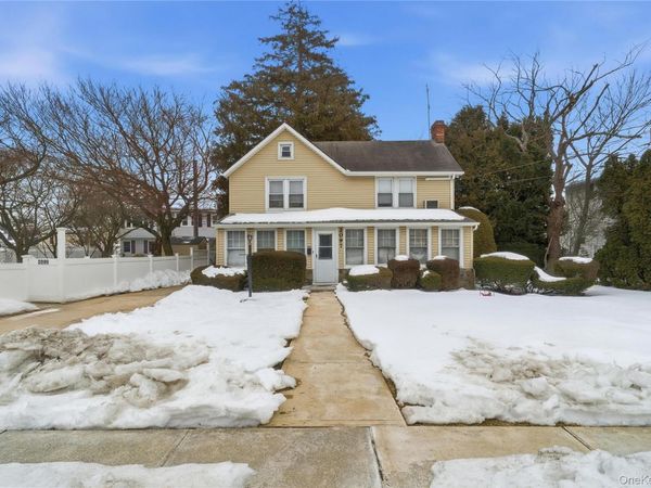 2097 Washington Avenue, Seaford, NY 11783