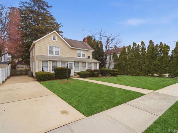 2097 Washington Avenue, Seaford, NY 11783