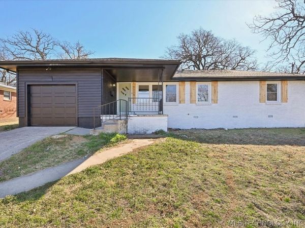 1115 S Mission Street , Sapulpa, OK 74066