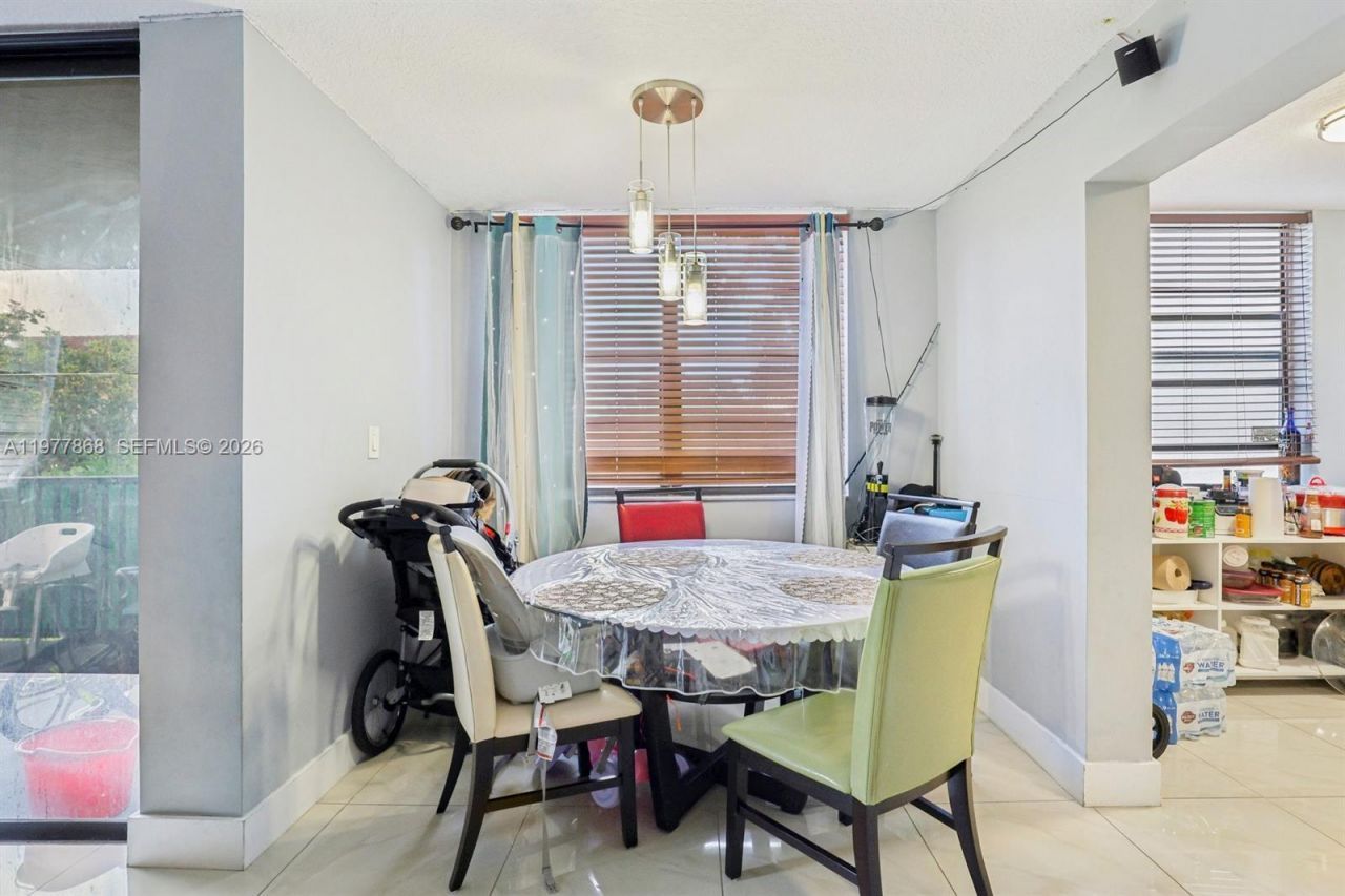 6190 Woodlands Blvd , Unit 213, Tamarac, FL 33319 Photo