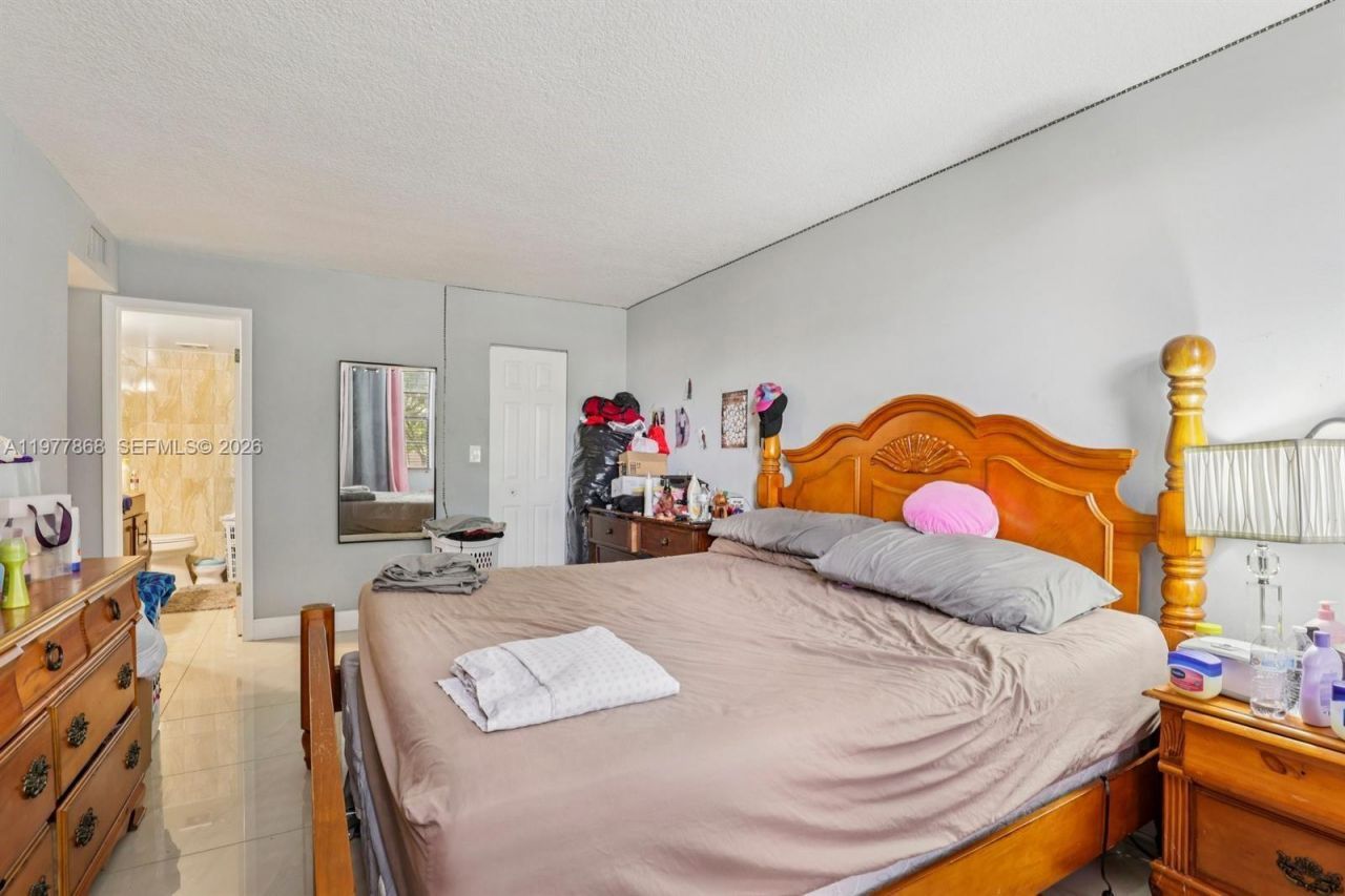 6190 Woodlands Blvd , Unit 213, Tamarac, FL 33319 Photo