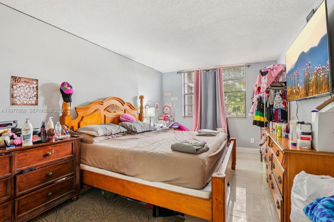 6190 Woodlands Blvd , Unit 213, Tamarac, FL 33319 Photo