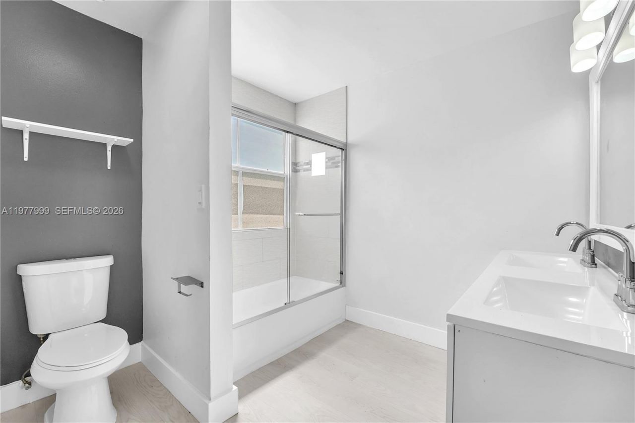 4654 NW 97th Pl , Unit 245, Doral, FL 33178 Photo