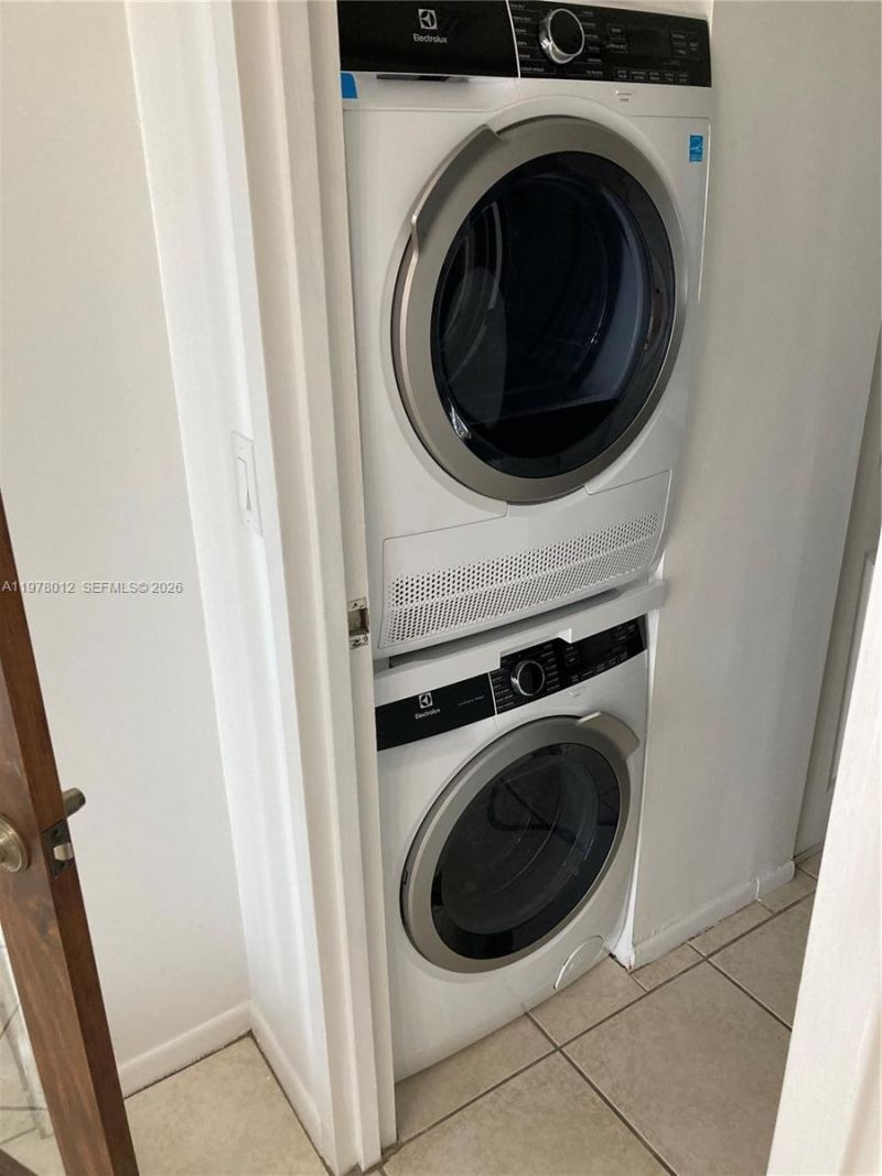 2333 Brickell Ave , Unit 1115, Miami, FL 33129 Photo