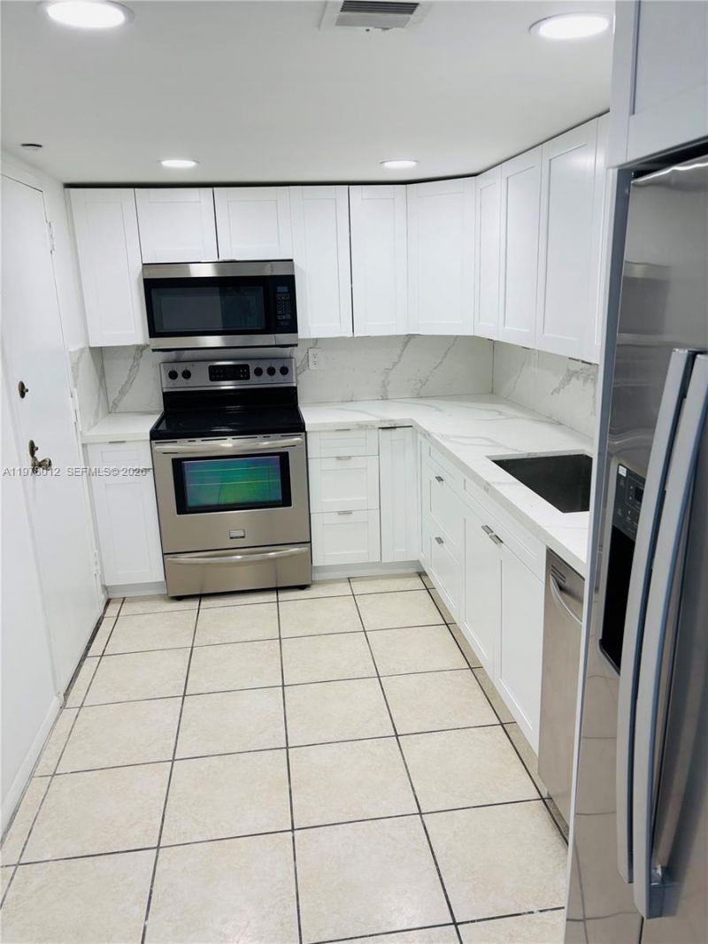 2333 Brickell Ave , Unit 1115, Miami, FL 33129 Photo