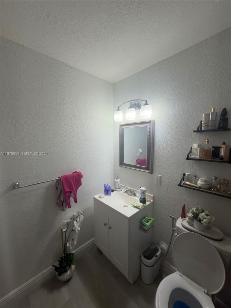17100 NW 77th Ct, Unit 1, Hialeah, FL 33015 Photo