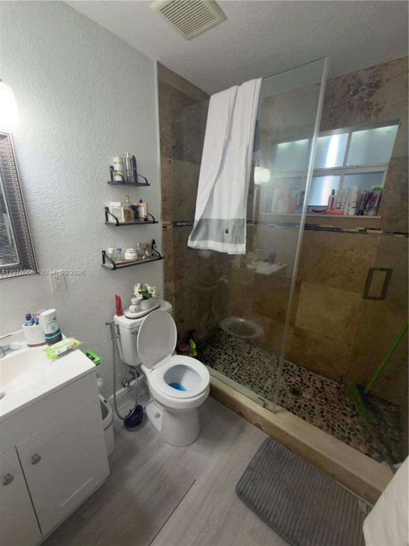 17100 NW 77th Ct, Unit 1, Hialeah, FL 33015 Photo