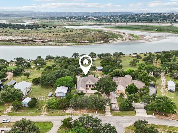 718 Park Shores, Canyon Lake, TX 78133