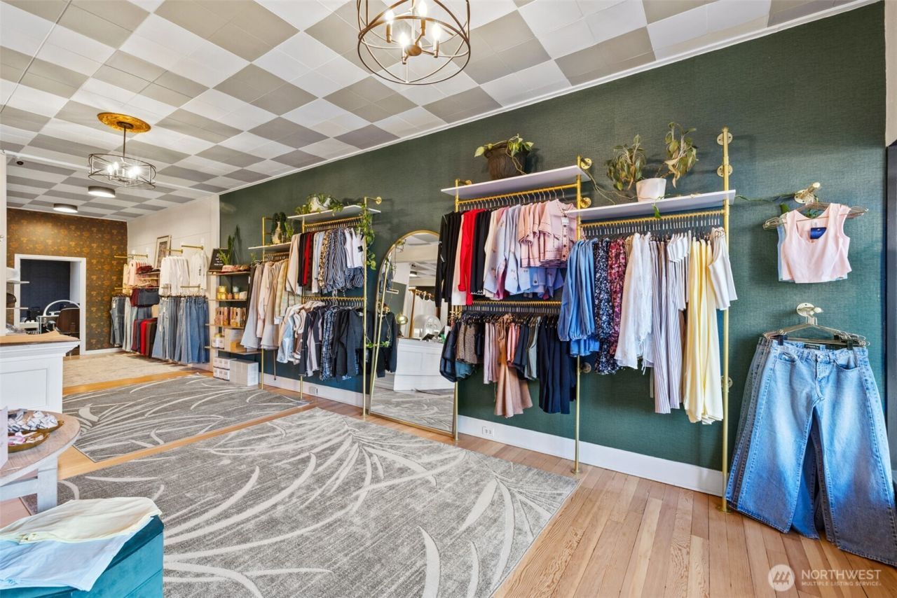 126 W First Street , Port Angeles, WA 98362