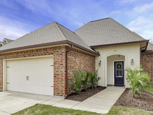 932 Shadow Bluff Dr, Baton Rouge, LA 70820