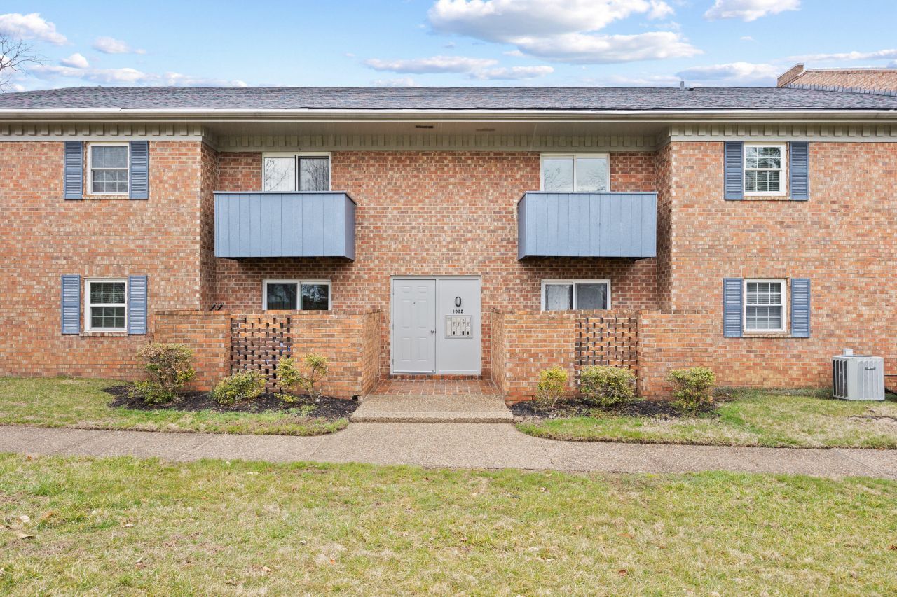 1032 Armstrong Mill Road, Unit B, Lexington, KY 40517 Main Photo