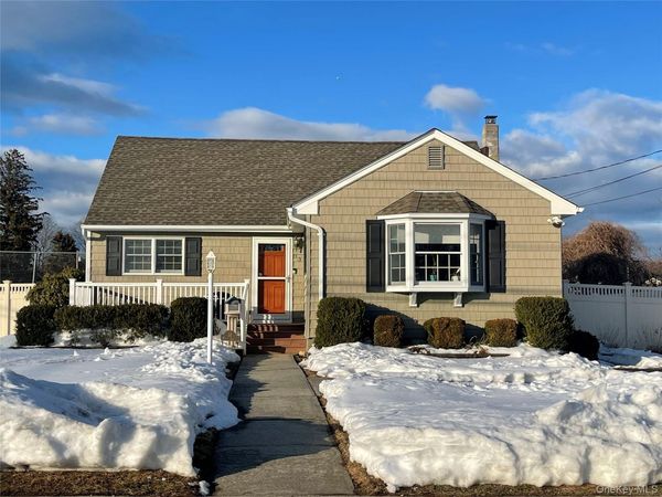 33 Maple Avenue , Kings Park, NY 11754