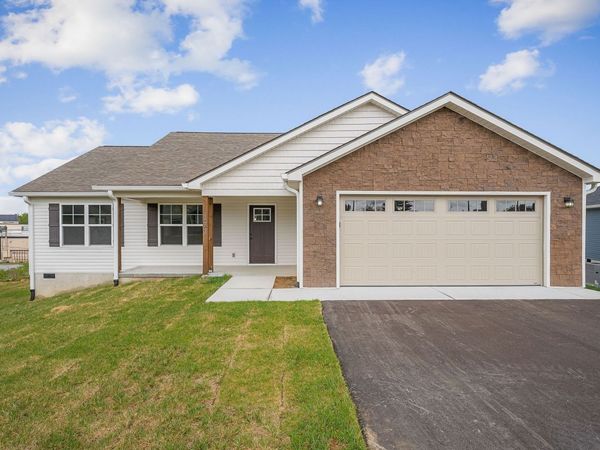 172 Sky View Meadow Dr , Crossville, TN 38555