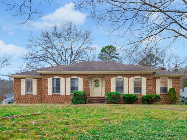 936 Sherry Circle , Hixson, TN 37343