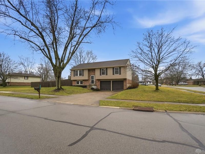 9881 Rose Arbor Drive, Centerville, OH 45458 Photo 3