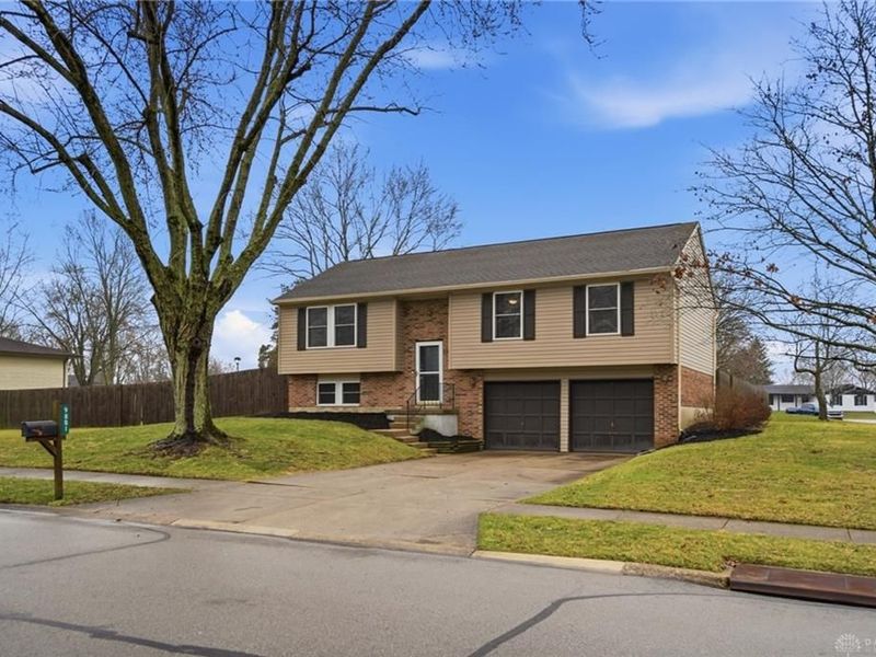 9881 Rose Arbor Drive, Centerville, OH 45458 Photo 4