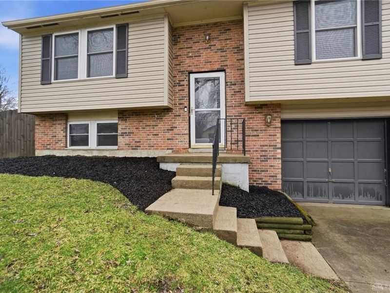 9881 Rose Arbor Drive, Centerville, OH 45458 Photo 7