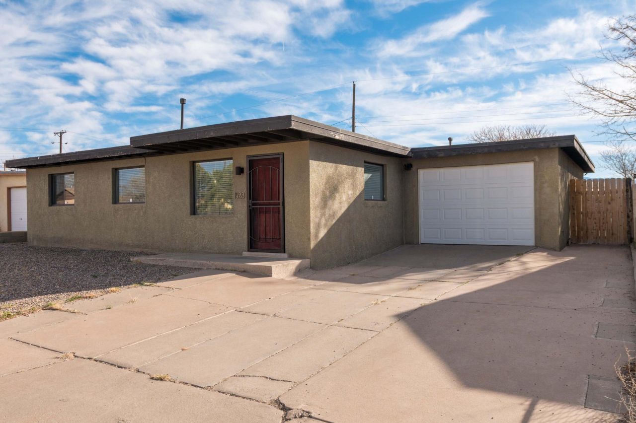 1528 55th Street Nw, Albuquerque, NM 87105 Main Photo