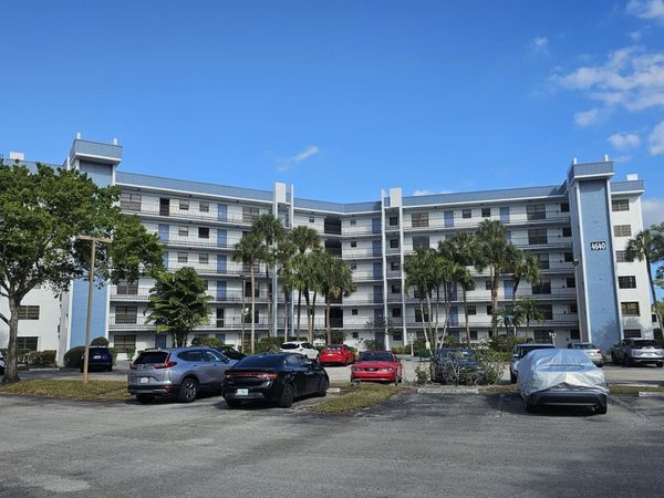 4640 Lucerne Lakes Boulevard W, Unit 303, Lake Worth, FL 33467