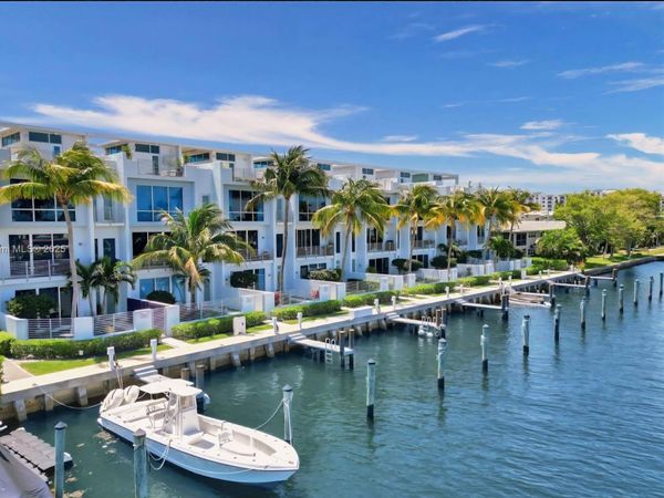 2743 NE 1st Street, Pompano Beach, FL 33062