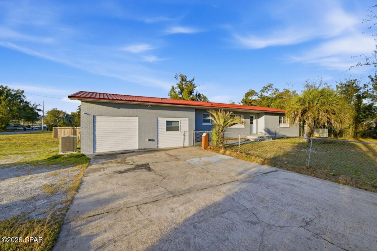 1201 E 11th Street, Panama City, FL 32401 Main Photo