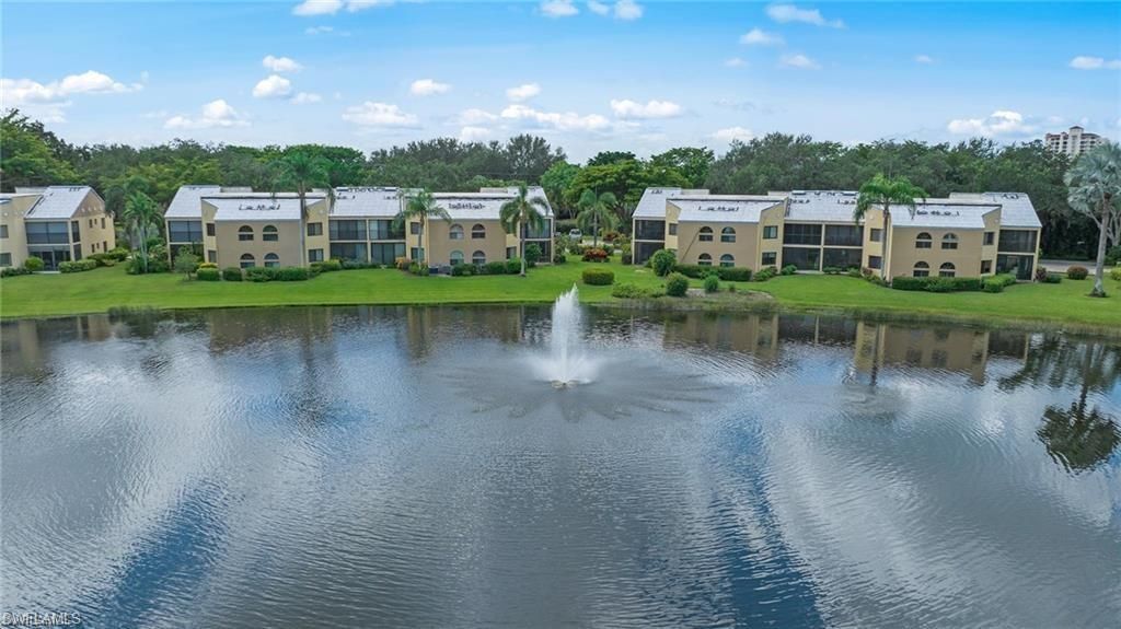 577 Beachwalk Cir, Unit R202, Naples, FL 34108 Photo