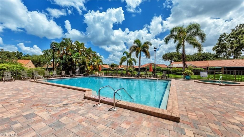 577 Beachwalk Cir, Unit R202, Naples, FL 34108 Photo