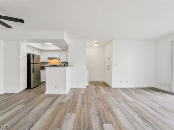 1455 E Katie Avenue, Unit C16, Las Vegas, NV 89119