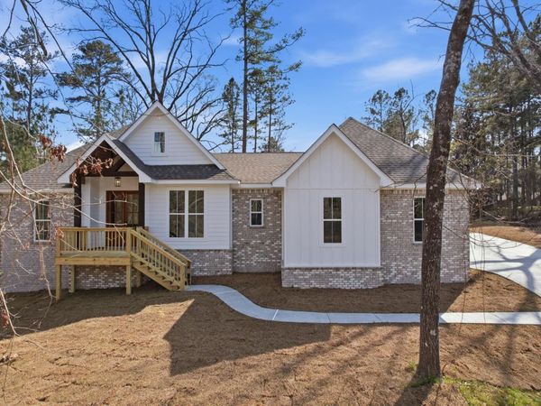 14 Shawnee Ln., Hattiesburg, MS 39402