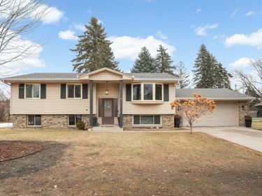 9821 Xerxes Avenue S, Bloomington, MN 55431