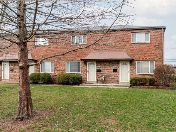 1872 Kentwell Road , Columbus, OH 43221