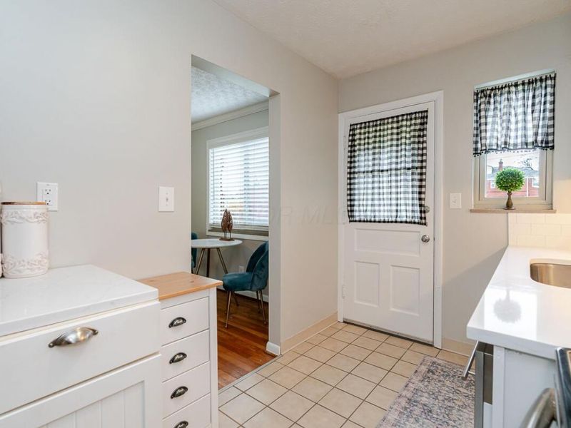 1872 Kentwell Road, Columbus, OH 43221 Photo 12