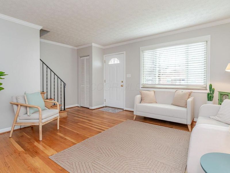 1872 Kentwell Road, Columbus, OH 43221 Photo 4