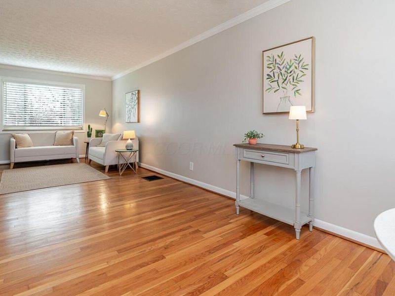 1872 Kentwell Road, Columbus, OH 43221 Photo 8