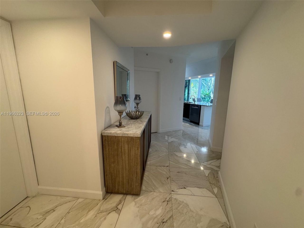 20000 E Country Club Dr , Unit 208, Aventura, FL 33180 Photo