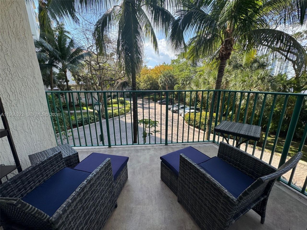 20000 E Country Club Dr , Unit 208, Aventura, FL 33180 Photo